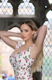 Проститутка Эма